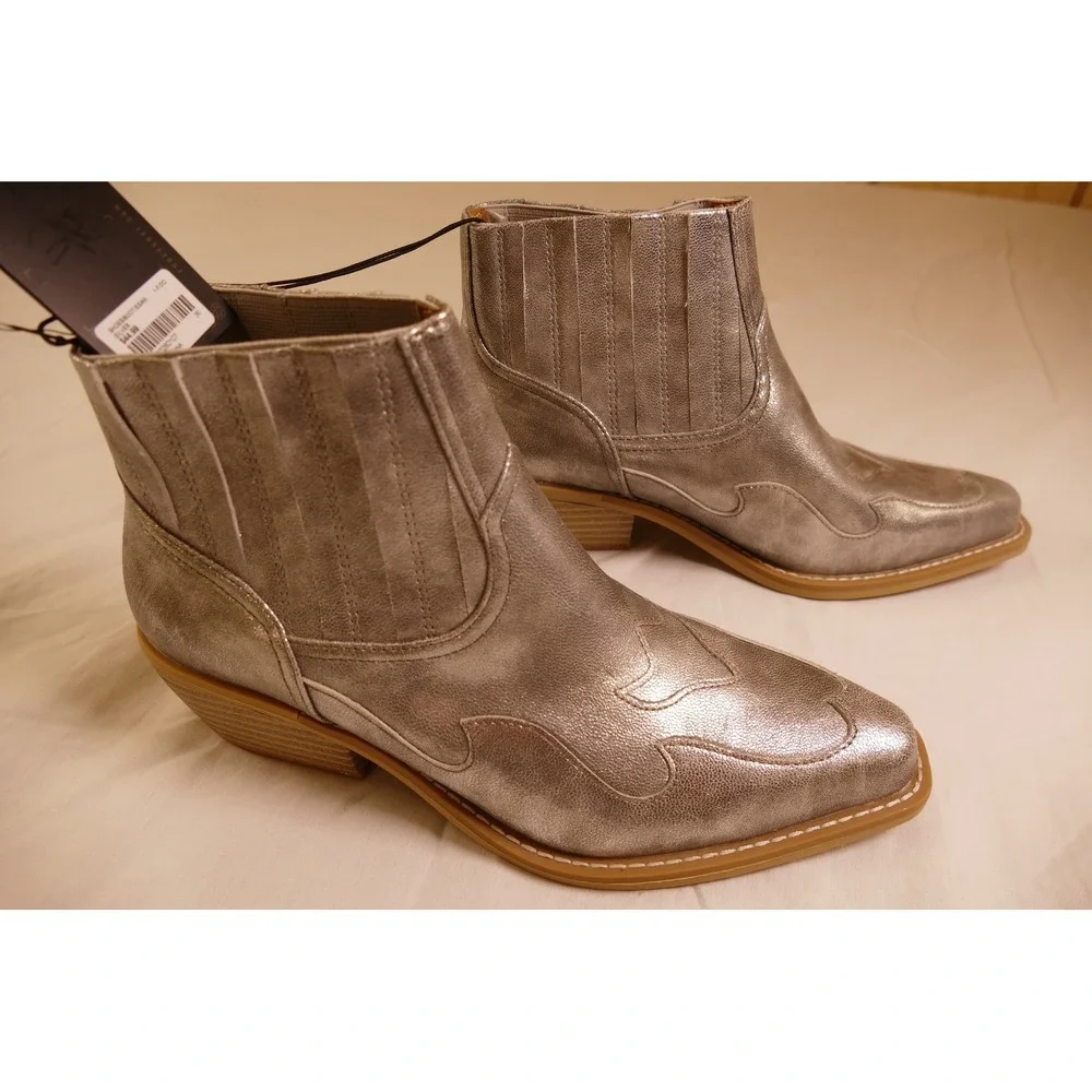 Forever 21 Silver Metallic Western Ankle Boots,Cowboy Booties, Size 8 minimalist
